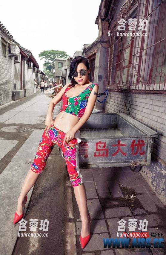 AISS爱丝(钻石版) - 穿西装的修女和亚美依的写真资源，这什么新风潮？