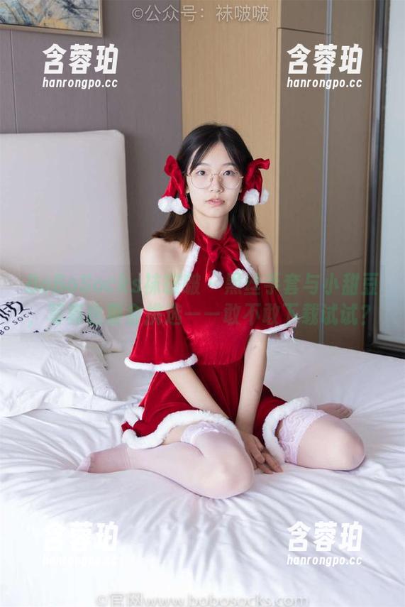 BoBoSocks袜啵啵 - 黑丝手套与小甜豆，写真也要会挑选——敢不敢下载试试？