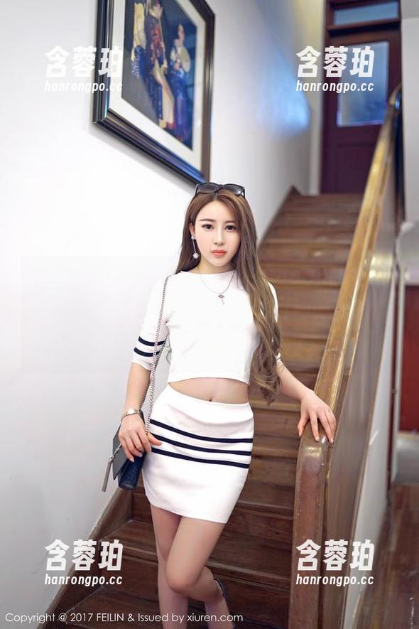 Feilin嗲囡囡 - 在王婉悠Queen的全套图包里，长腿的每个姿态都有种微妙的暗示，唉，我又开始瞎想了。