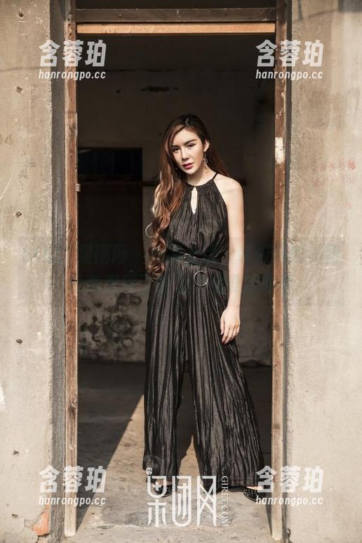 GIRLT果团网 - 短裤上线，裴希西的美图让我想到了什么不堪设想的事