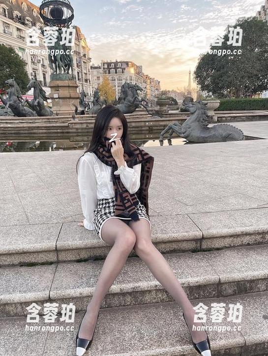 July芝岚 微密圈 - 图片中的July芝岚:你是天使还是恶魔,反差只在一念之间。