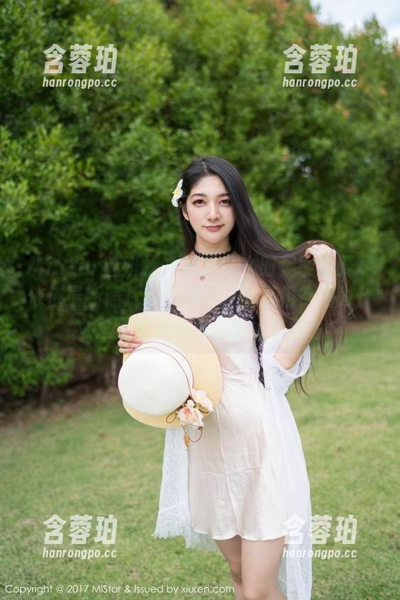 MiStar魅妍社 - 到底什么时候能揭开夏依依最新照片中“剧情”的真相？她为什么总是看起来那么令人着迷？