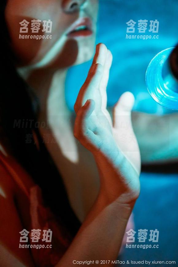 MiiTao蜜桃社 - 雪梨sherry的泳池全套，清凉一下，驱散个“冬天”呢