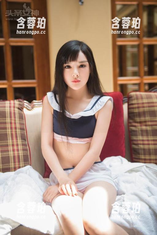 TouTiao头条女神 - 看艾小青硬核体操服，图包中的惊喜等着你！