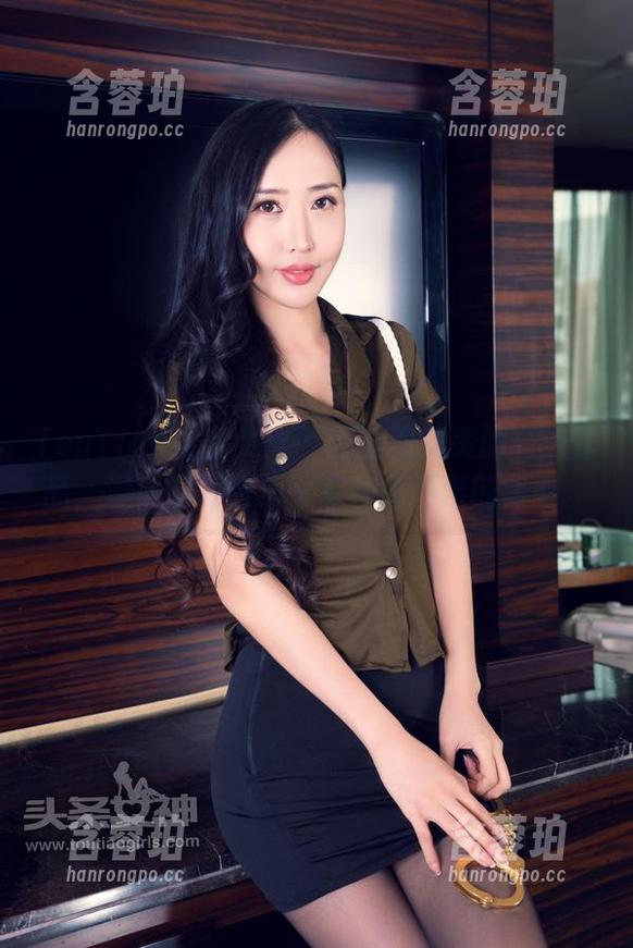 TouTiao头条女神-郭美美 TouTiao头条女神 - 翻翻郭美美的高清作品,温柔的同时却又有种说不出的坚持。