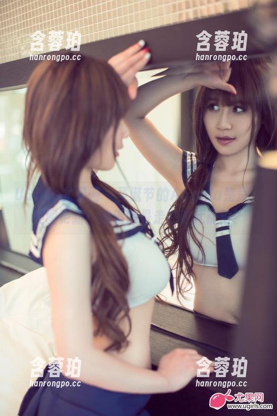 UGirls尤果网 - 圣诞节的Angela楚楚，美图更新：难道她是走在时代前沿？
