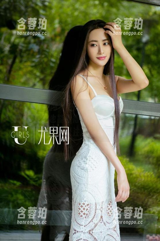 UGirls尤果网-何曼丽 UGirls尤果网 - 在线体验何曼丽的天台写真,不用心也能看得出,她想用什么来吸引注意?