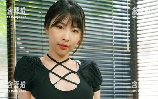 Uhye(이유혜)的校服作品：无圣光中透出的小叛逆