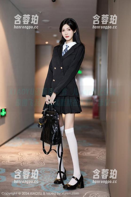 XIAOYU语画界 - 当玥儿玥er穿上红裙，原图飞起，我就默默在人群中舔屏…