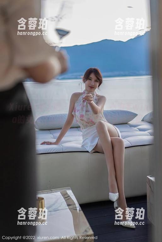 Xiuren秀人网 - 最新发现：小泡芙winna的女孩作品集，明明看个图就让我飘到某个地方去了。