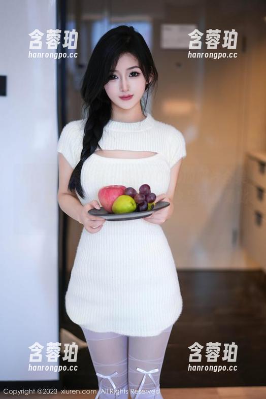 Xiuren秀人网 - 悠悠YOYO的照片合集：谁能想到，御姐温柔起来也是可以如此撩人呢