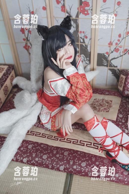 SAINTPhotolife：Yuna(윤아)带你“踩踏”节日气氛，来一波下载吧！