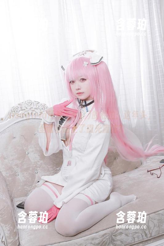 asagiriai(爱ちゃん)的私拍：这年头，圣诞也迷上了微光魔法？