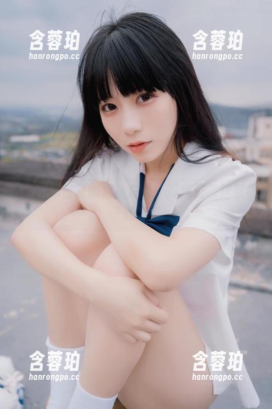 usejan蓝蓝 usejan蓝蓝的棉袜奇遇:高清记录这双袜子的风采