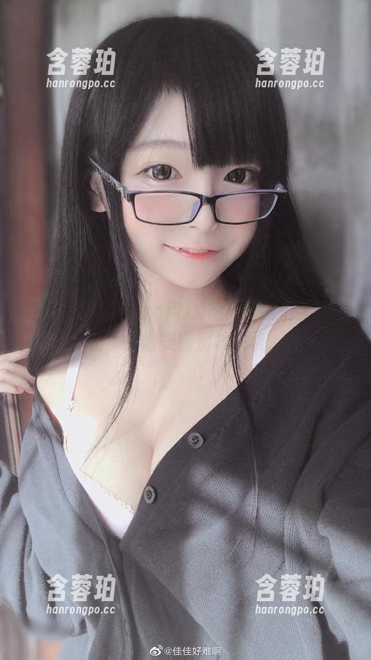 佳佳酱ovo 好吧,佳佳酱ovo用JK照片给我们上了一课,清晰美图别具一格。