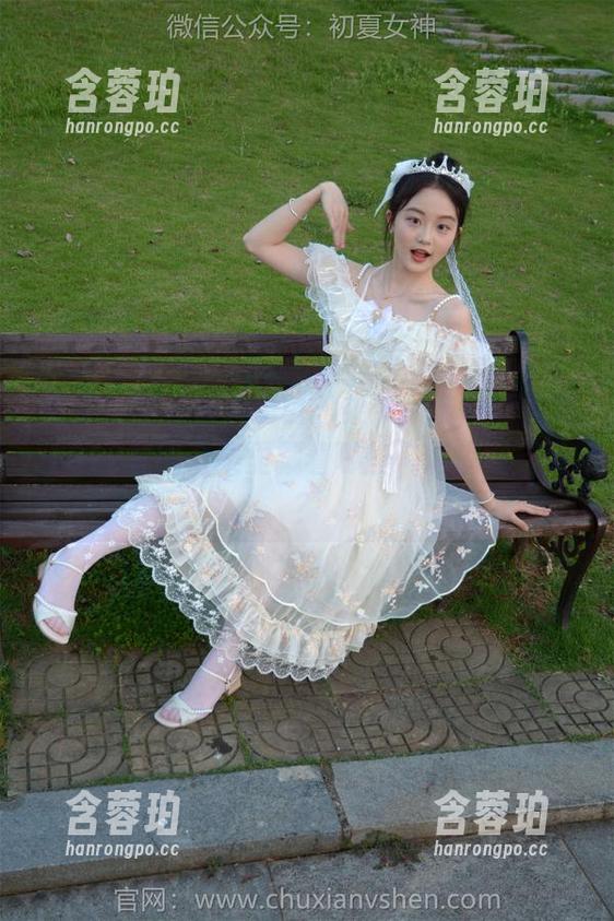 初夏女神 - 众人瞩目的柒柒，谁知道她的1912套图合集里藏着哪些“潜规则”呢？