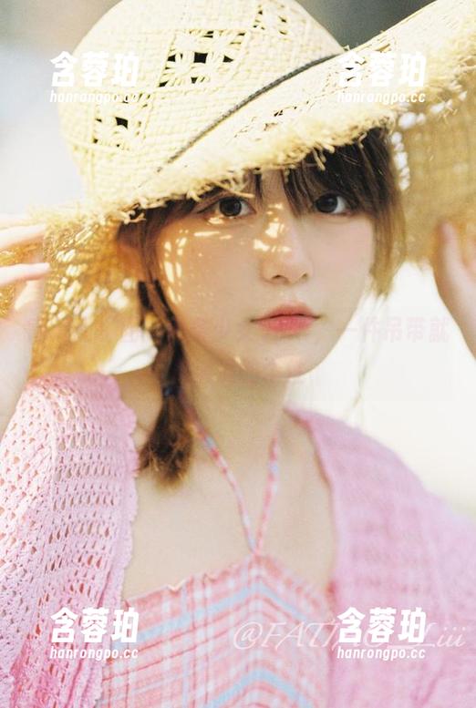 高清阅“图”发条少女yoki，一件吊带就是满满的个性