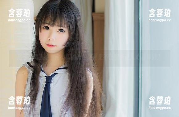 高清写真上线，向小圆的蓝色之夏是不是有点让人心潮澎湃？