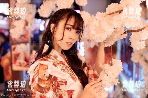 嗲囡囡 - 这是一幅和服的素描，陆梓琪在线，果然美图不怕换衣服！