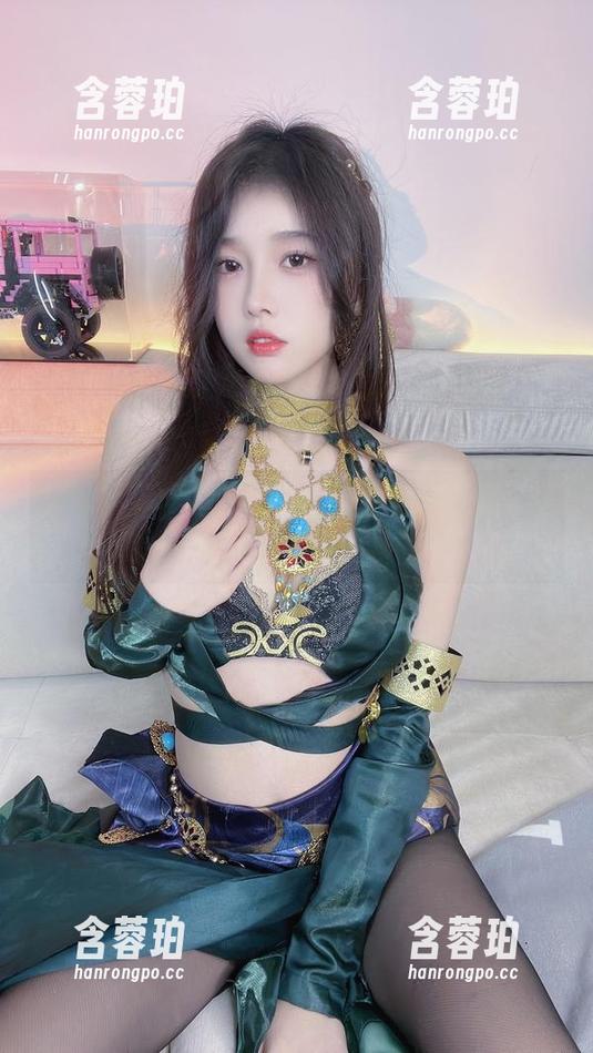 高清护士写真集：小小奶瓶儿的温柔一击，你会不会被打动？
