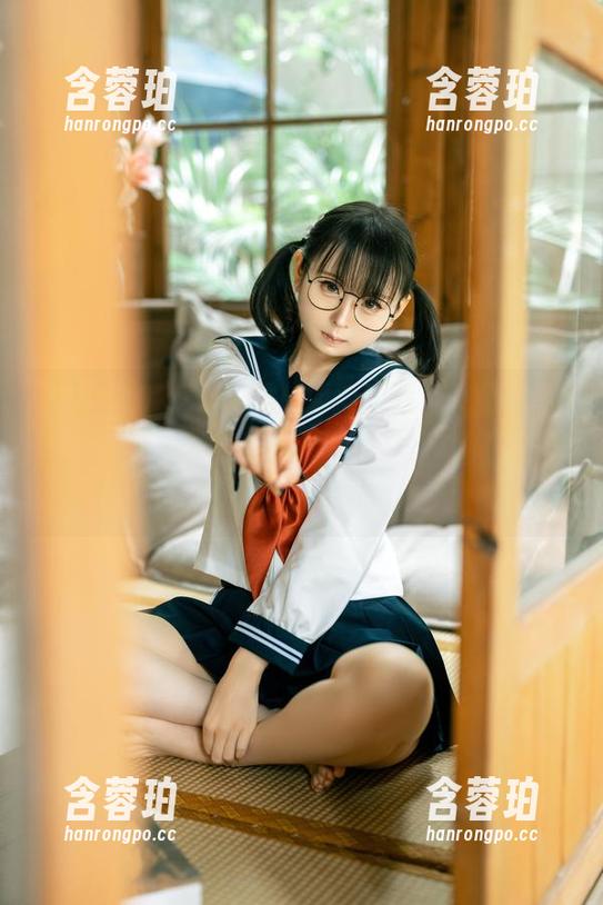 “幼水铃衣”你能不能再给我们点福利，我这脑洞快被Airi的写真集给撑爆了，资源迎刃而解！