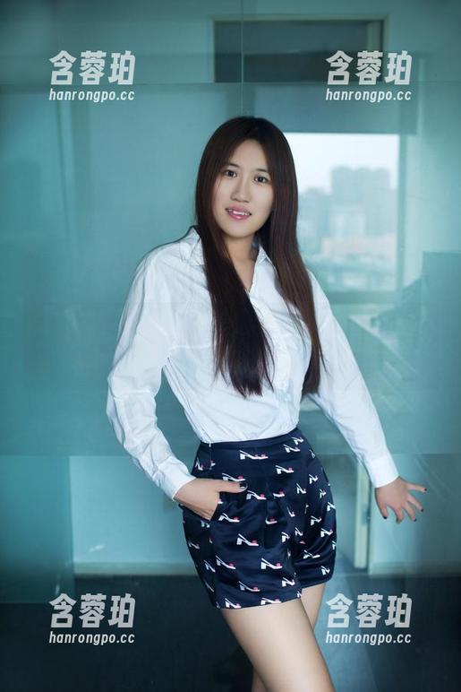 推女郎 - 免费图册里，学姐Lina的一言不合就是迷人