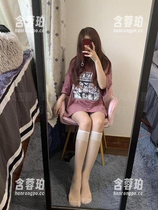 微密圈 - 短裤——提袜少女的新风向，图片分享，大家来评评谁抢眼？