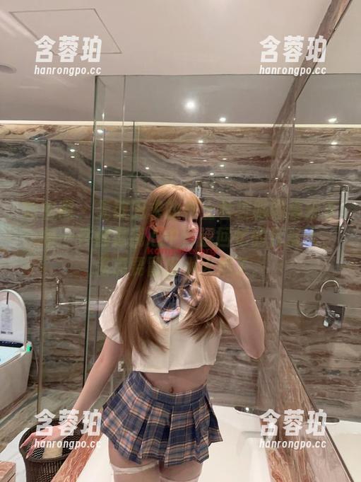 微密圈 - 无欲无求的推土君校服图集分享：每一件都是我心中青涩回忆的代言人，差点要冒出小火焰了。