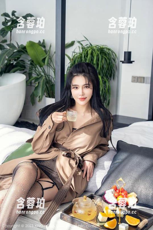 星颜社 - 王婉悠Queen教室写真更新，某种程度上，你就是一张校园黑板上的可爱涂鸦。