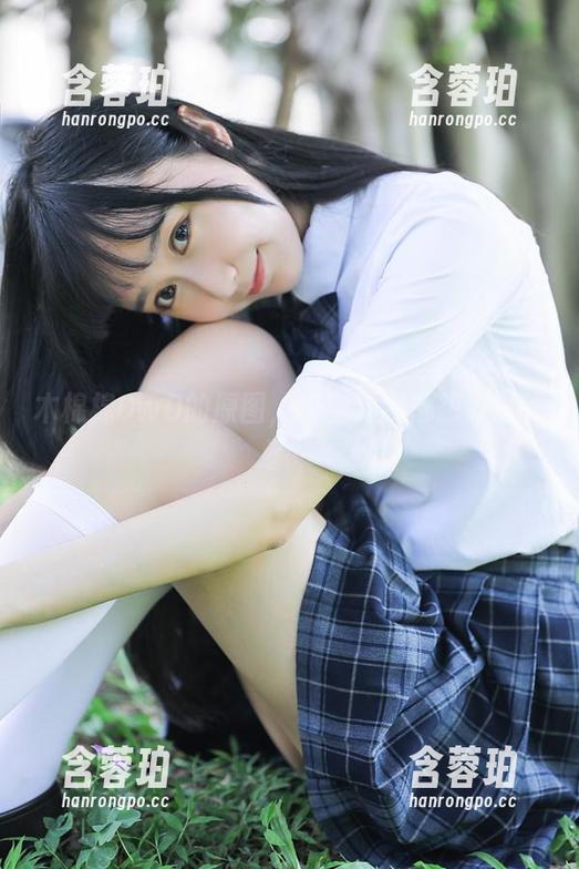 木棉棉OwO的原图，镂空到我都想穿过去了…