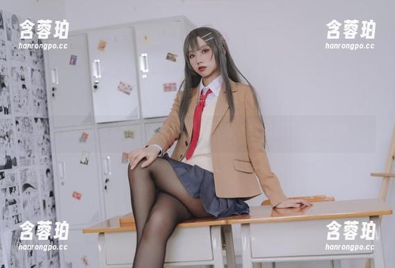 来自果咩酱w的全套体操服，那股青春气息真让人想倒追。