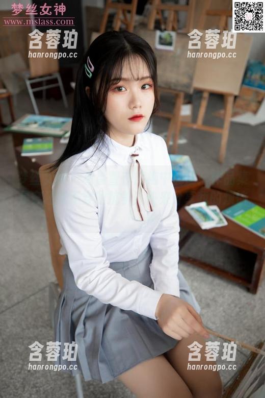 梦丝女神 - 看香萱在旗袍中舞动：作品集是穿还是不穿的抗争？快来分享我的烦恼！
