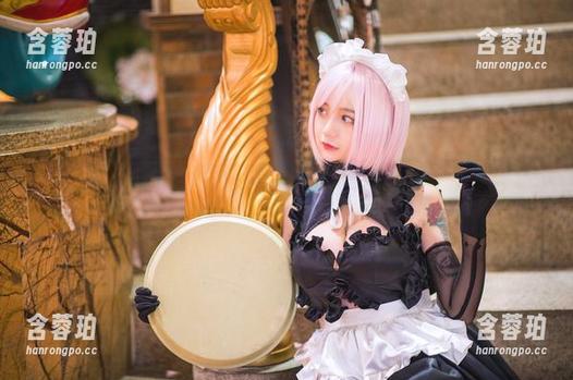 洛丽塔大哥 洛丽塔大哥的新作:美酒与写真的奇特碰撞
