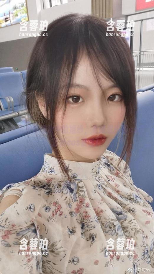 这不是你想象中的婚纱，更像是洛可ss的最新cos暴击！