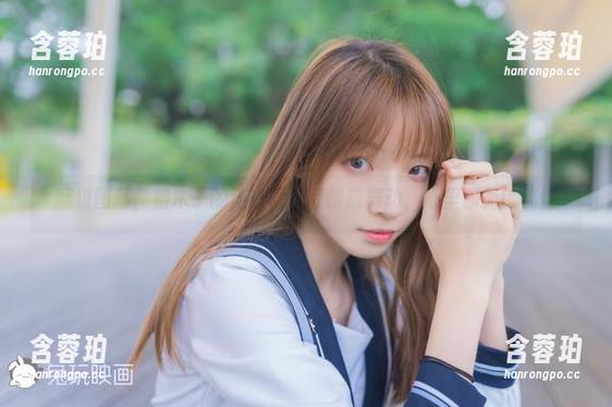 祖木子 翻过图册,祖木子的连衣裙在我眼前舞动,心里却无比恍惚