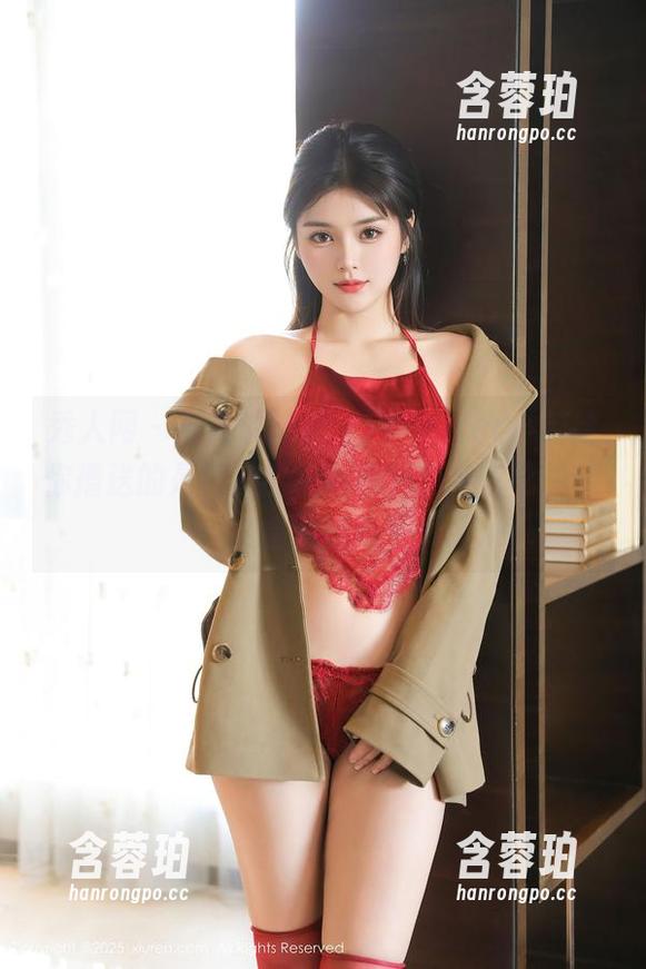 秀人网 - 与其说泳池，Jennifer小若给你播送的是贴心的福利图片，他怎么能这么会挑选呢？