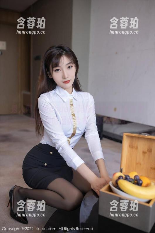 秀人网 - Manuela玛鲁娜变身浴室女神，蕾丝间的温柔合集，水汽迷蒙。