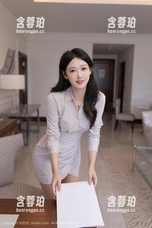 秀人网 - 原图说：哇，区静瑶这个女孩真的很不一样，好像在诉说什么呢。