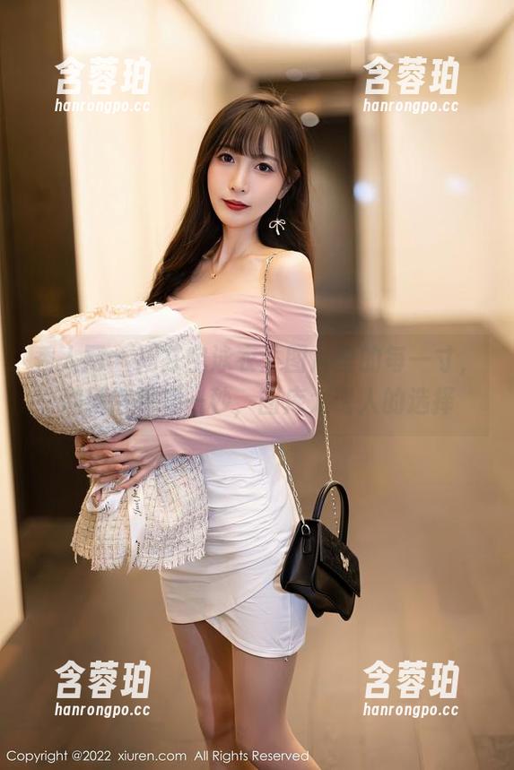 秀人网 - 周井空泳衣：图片里的每一寸，都值得咀嚼一秒，图库太诱人的选择