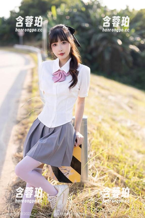 秀人网 - 下载心妍小公主的兔女郎套图，有点兔耳朵要带好，别被路人看到哦！