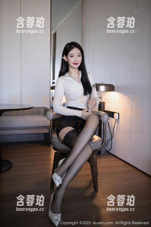 秀人网 - 原图来啦～浅浅Danny这条白裙真的太吸引，我几乎可以想象做成壁纸！总觉得少了点什么。