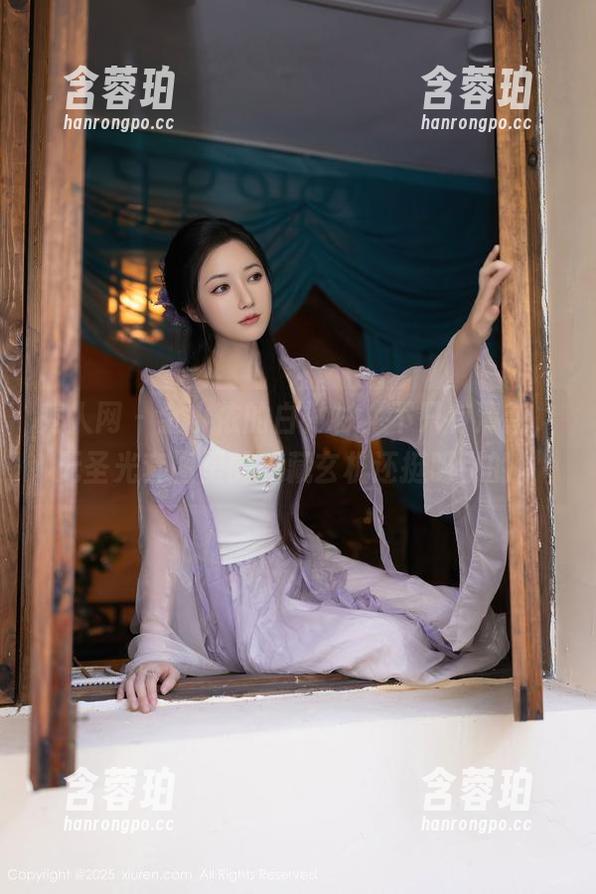 秀人网 - 金小依的白衬衫，不只有清新，无圣光套图里的暗藏玄机还挺吸引的。