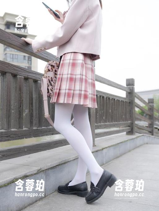 紧急企划 - 叽叽歪歪见希w毛衣写真集上线，快乐下载，保证你不后悔！