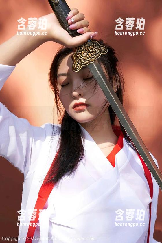 蜜桃社-Suki 蜜桃社 - Suki真的做到了——旅拍与高清壁纸的完美结合,谁会不想装饰呢?