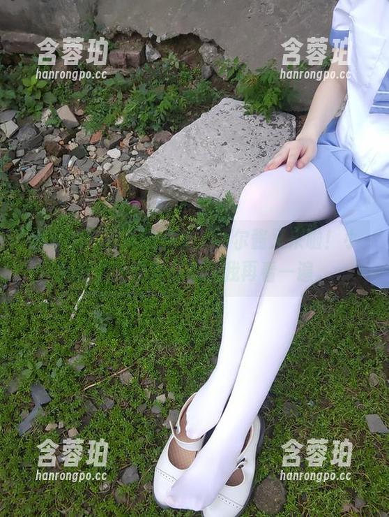 深夜的高清美腿图集，西尔酱又来啦！小腿肚的光泽度就想让我再看一遍。