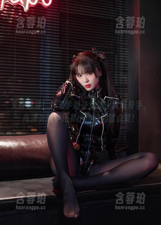无敌泳姿！轩萧学姐在沙滩上大展身手，高清美图中还有小沙鸥默默点赞！
