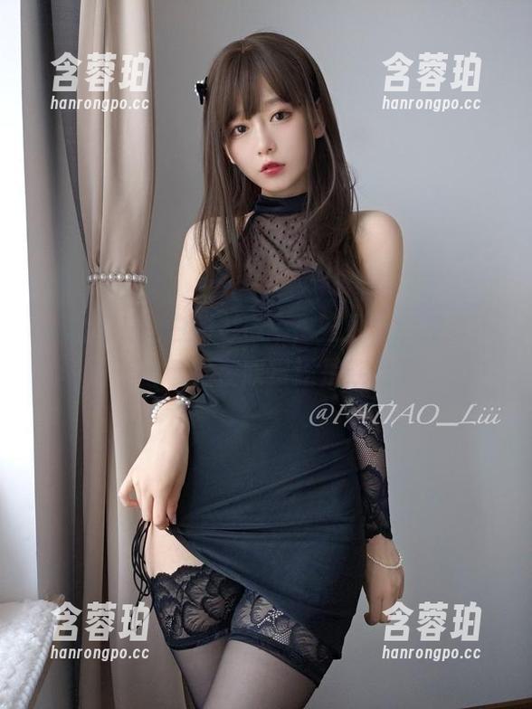 迷之呆梨的白衬衫cos，新更新！我真不知道自己是在欣赏还是在犯困了