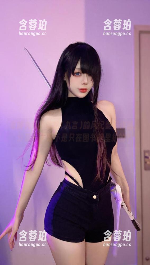 看阿九从不咕咕(九言)的风纪委员作品，分享一下是不是只在图书馆里拍的？