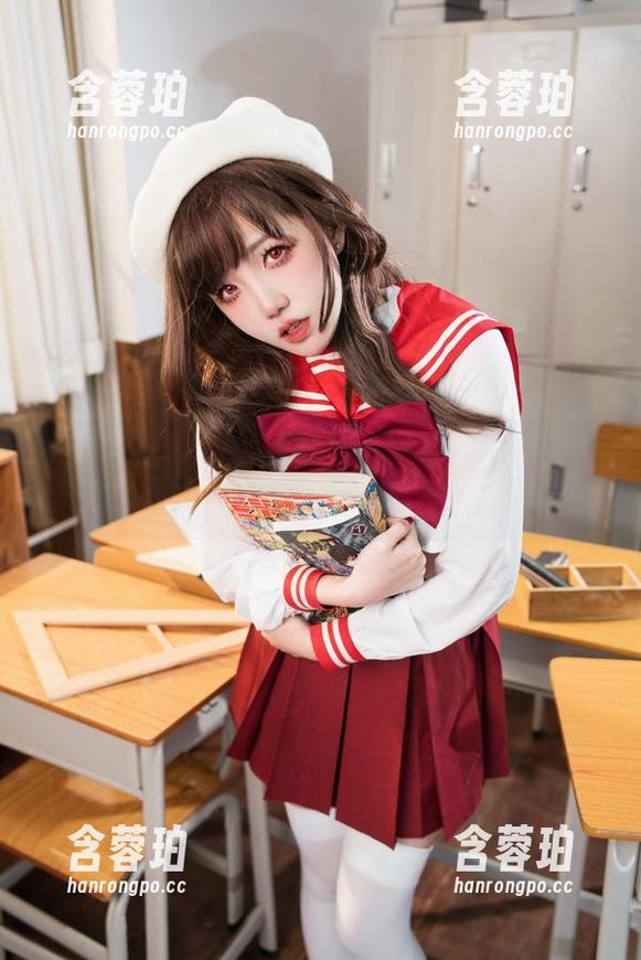 女神阿薰kaOri的私拍版权：图包内容直击灵魂，却似乎又有什么看不见的壁垒。
