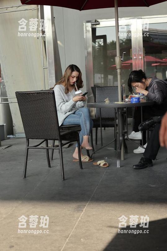 魔镜街拍-楼楼 魔镜街拍 - 楼楼的白色连衣裙:任你脑洞大开,这资源完全不会让你失望!